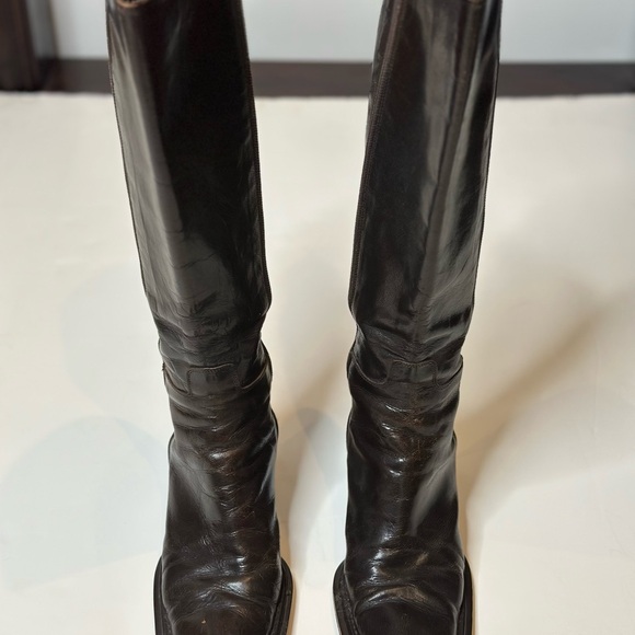 Chic Brown Leather Knee-High Boots - Picture 5 of 14